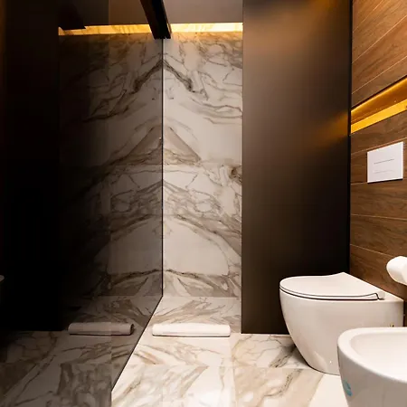 Golden Moon House Apartment