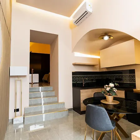 Apartment Golden Moon House *